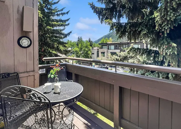 Concept 600 Two Bedroom 404 Aspen
